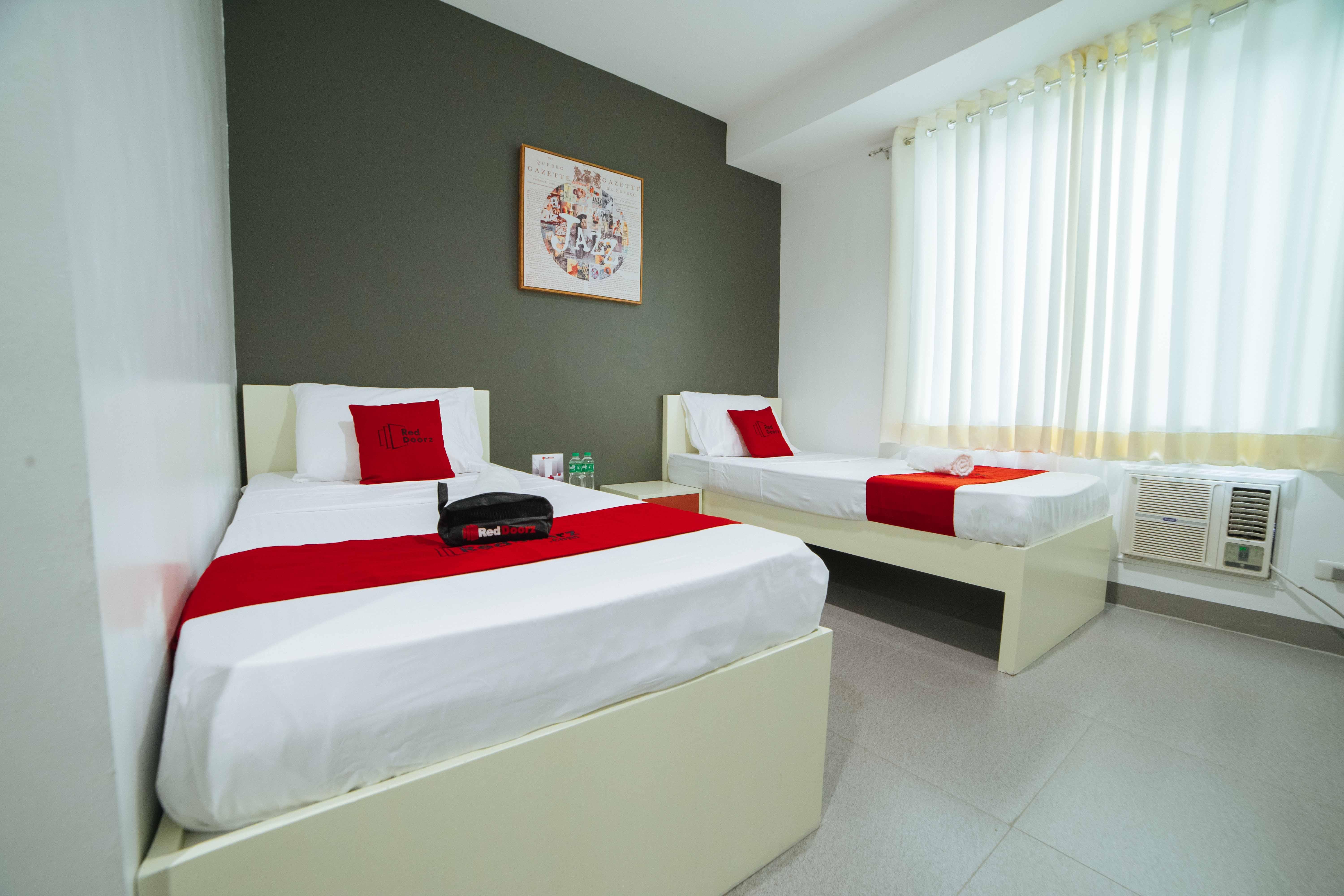 Reddoorz Plus @ Roxas Street Davao City Kültér fotó