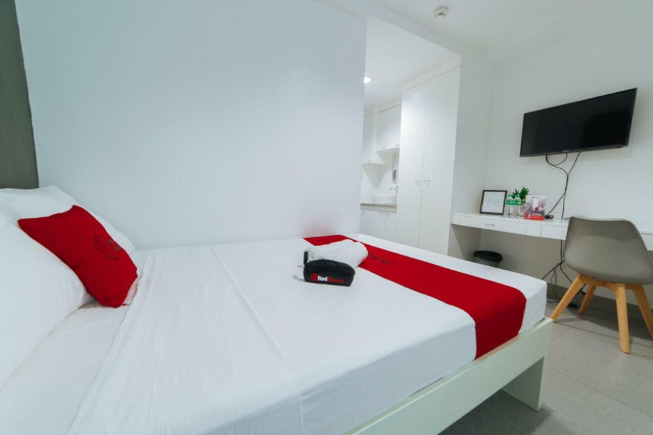 Reddoorz Plus @ Roxas Street Davao City Kültér fotó